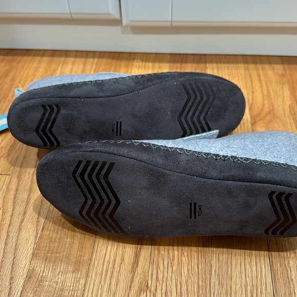 TOMS WOMEN NAHLA FROST GREY VEGAN SLIPPER SIZE 9 - Picture 4 of 6
